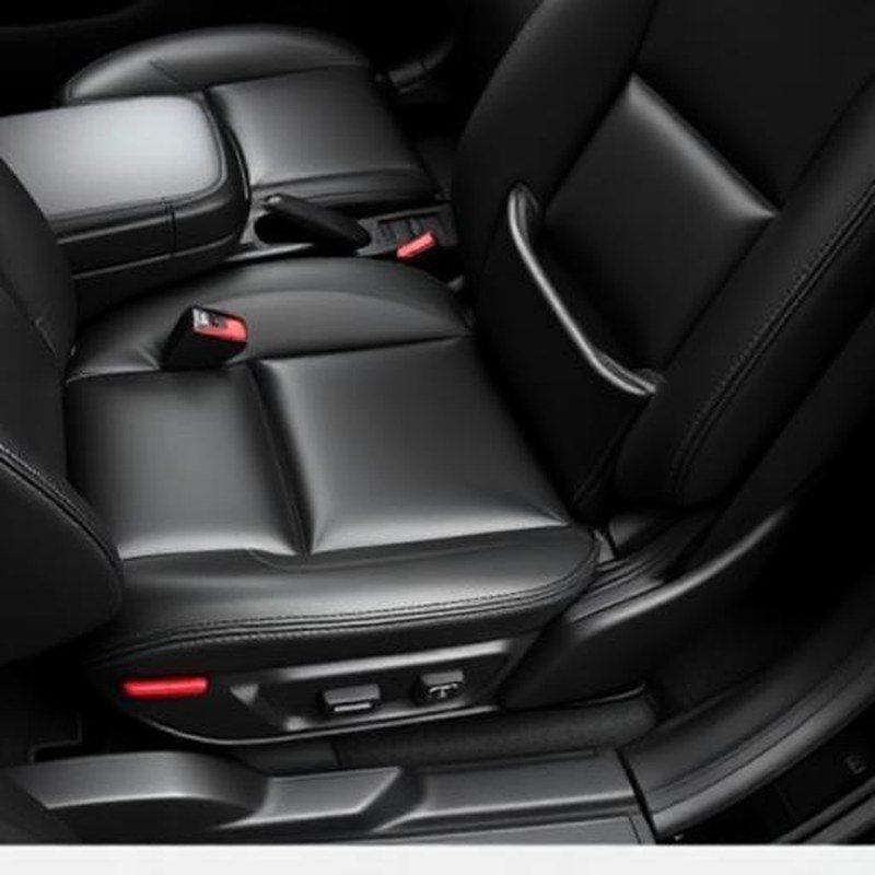 Seat Gap Filler Strip with Dual Storage Pockets - In use